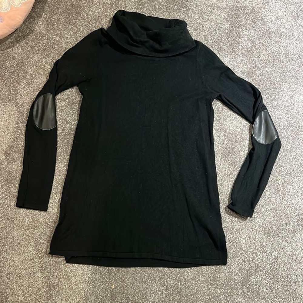 Super Cute Black Sweater, sz M